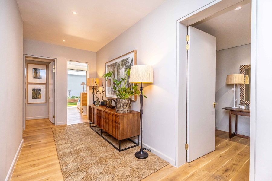 4 Bedroom Property for Sale in Fresnaye Western Cape